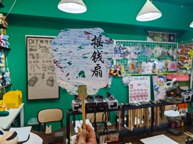 宁夏:漆艺魂国潮风 漆扇制作体验让非遗“活”起来