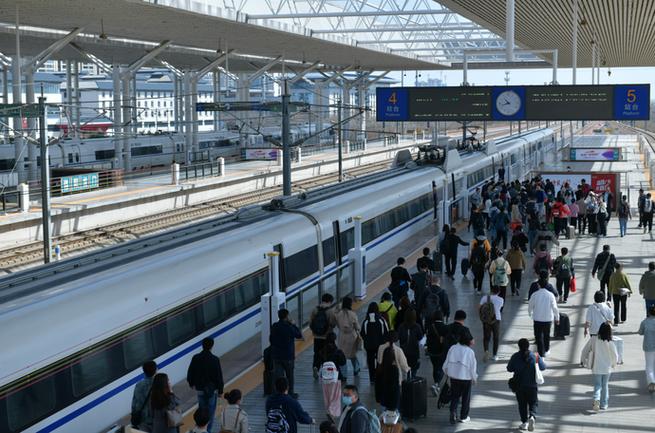 国铁集团郑州局端午小长假累计发送旅客超347万人次