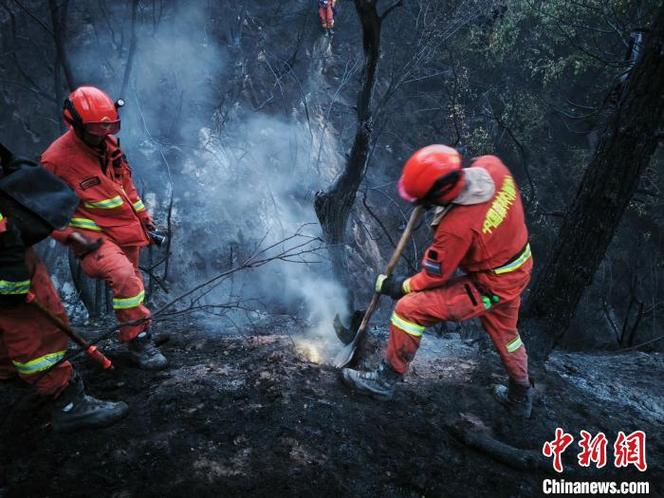 山西安泽县山火明火已扑灭 全面转入火场清理阶段