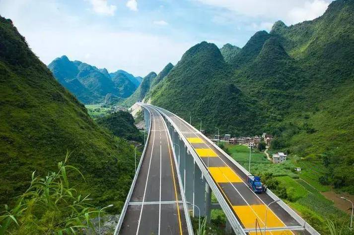 从“走得了”到“走得好” 农村公路引领乡村巨变