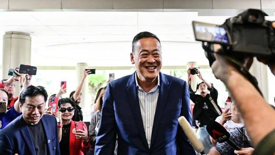 泰国总理:泰中互免签证措施取得良好效果 游客双向奔赴