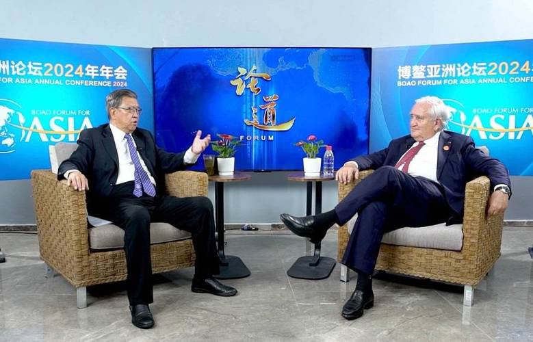 法国前总理拉法兰:世界经济需要中国的增长