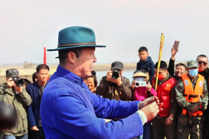 梅里斯达斡尔族区第六届纳文慕仁祭江盛典举行 南北游客畅享文旅盛宴